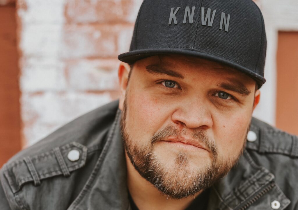 JJ Weeks Premieres Christmas Song 'Even in the Manger'
