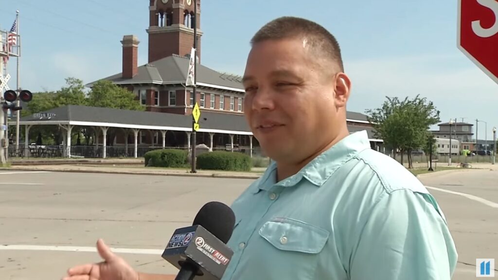 Homeless Man Hailed a Hero After Rushing Into Traffic to Save Autistic Child: 'Selflessly Risked His Life'